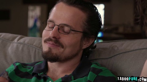 Sexy Victoria Voxxx blowjob her neighbor Robby Apples