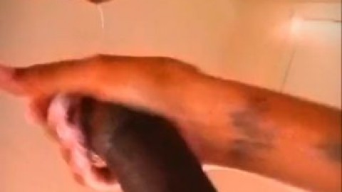 Lightskin slides the WHOLE BBC down her throat [www.saveporn.net]