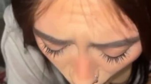 Sexy girlfriend gives incredible blowjob and cumshot on tongue - sexonly.top/sxrbng