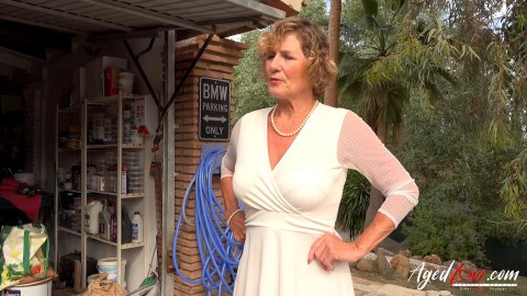 Molly sucks big dick from Sam Bourne