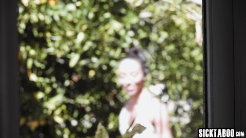 Hot lesbian sex with black teen Alexis Tae and horny ebony MILF lesbian