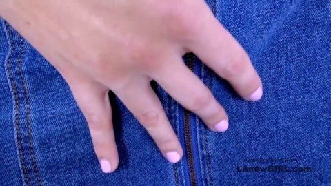 Super Hot Personal Trainer Sucking Big Hard Cock