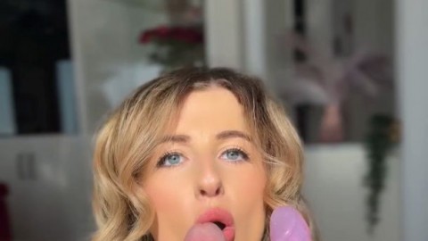 ashly moon AnneSandersOfficial iggy azalea 1 - https://ja.cat/tg