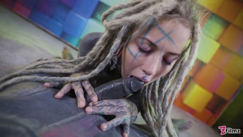 Tattooed Hottie Anuskatzz Knows How To Squirt Erotic Anal