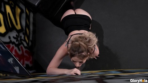 Sydney Paige Gets Her Pussy Stuffed With Bbc By The Pool Johnni Black