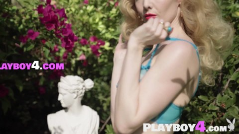 Stunning redhead MILF exposed sexy body after passion outdoor striptease